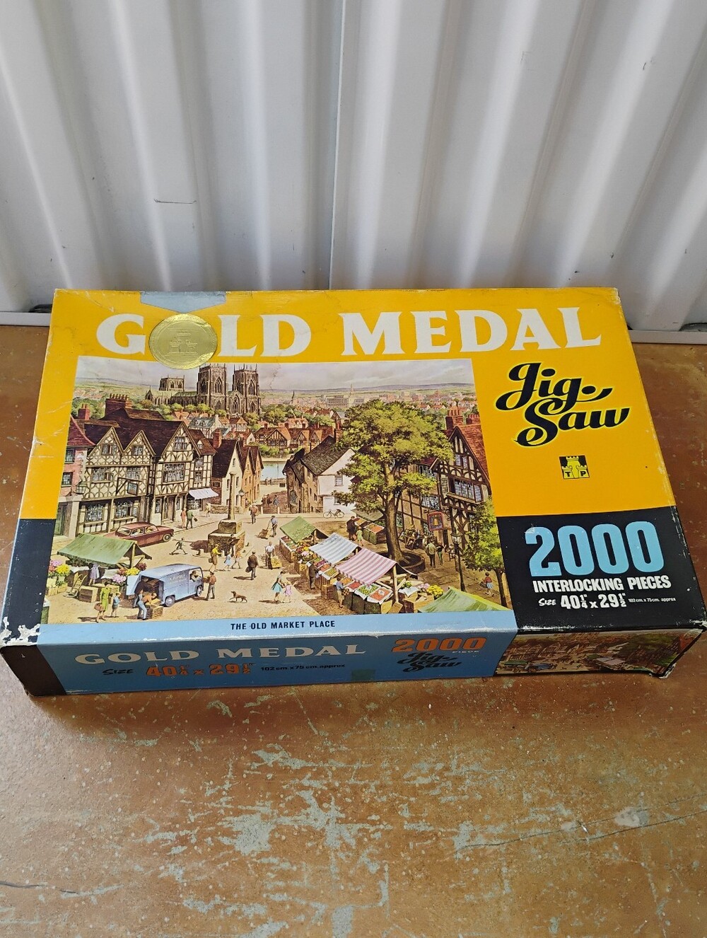 🆕 Vintage Rare Gold Medal 2000 Piece "The Old Market Place" Made In England